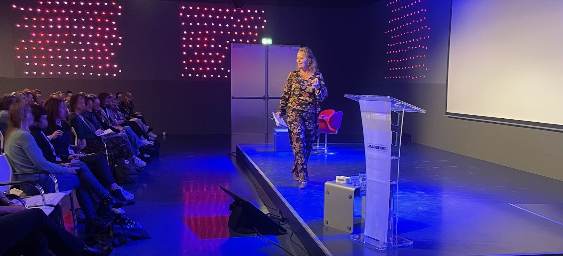 workshop zakelijk flirten voor heel grote groepen